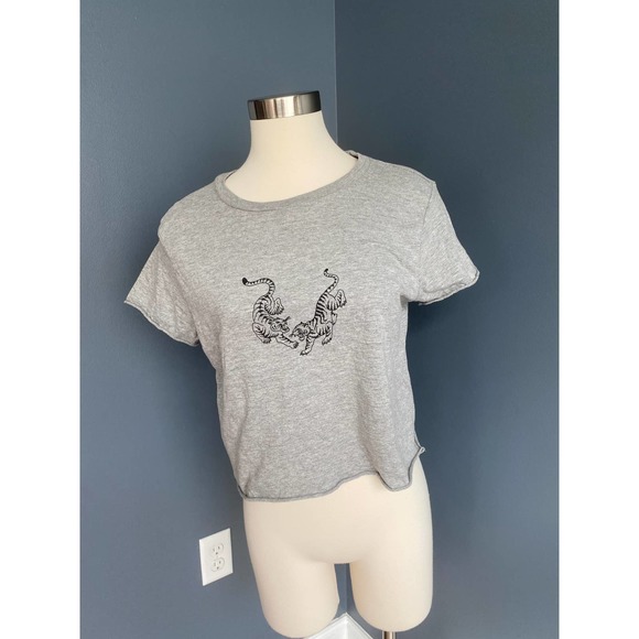 Glassons gray crop top with tigers, size small - Picture 7 of 9